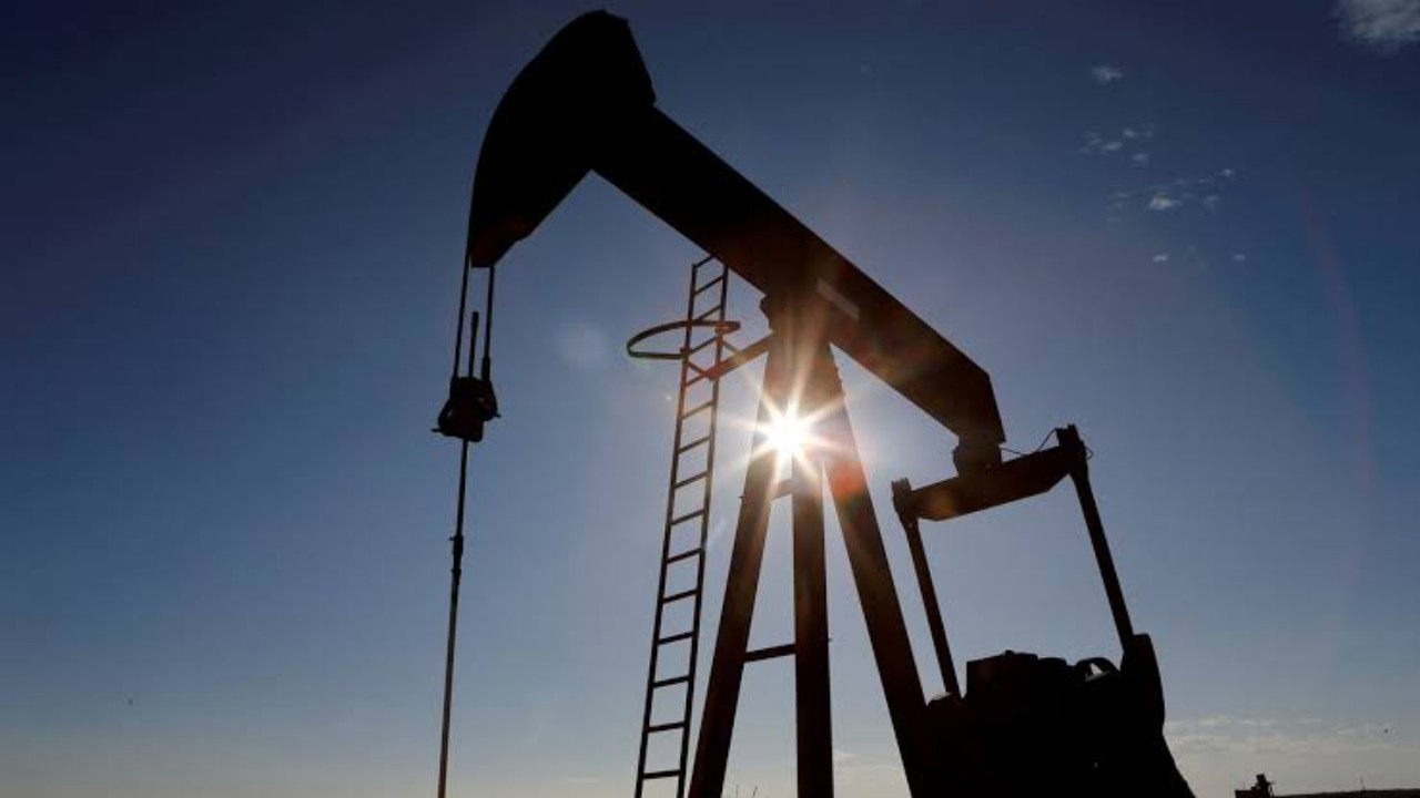 واشنطن تعلن التنسيق مع عدة دول لاستخدام احتياطي النفط