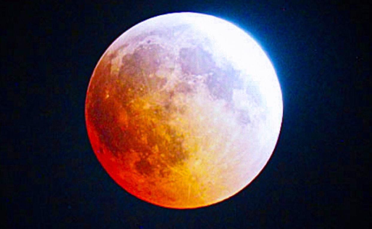 الأرض تشهد أطول خسوف جزئي للقمر الجمعة المقبلة