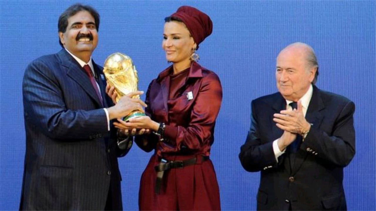 بلاتر: رئيس دولة أوروبية وراء منح قطر تنظيم كأس العالم.. وبلاتيني يرد بإهانته
