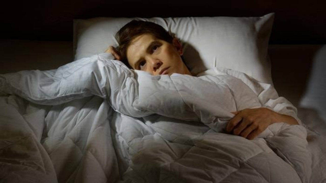 فترات النوم المبالغ فيها قد تصيبك بالزهايمر