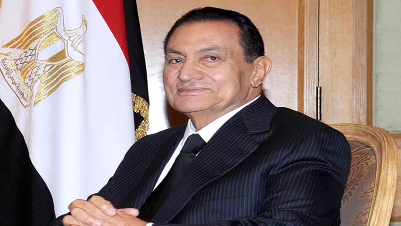تعطيل قرار منع عائلة حسني مبارك من التصرف في أموالهم