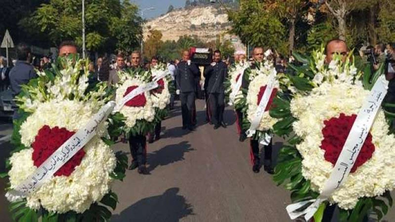بالصور.. تشييع جنازة صباح فخري في دمشق