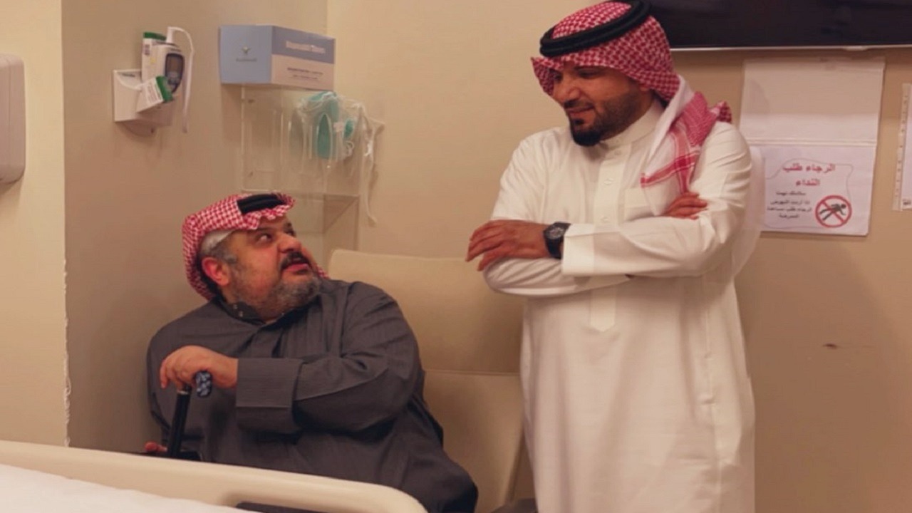 الأمير عبدالرحمن بن مساعد يزور أخيه الأمير سعود بالمستشفى