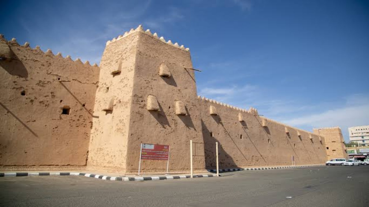 &#8220;قلعة القشلة&#8221; في حائل من أكبر الأبنية المبنية من الطين والحجارة