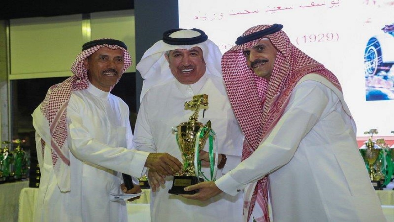 خالد الجبر يتوج بجائزة أفضل سيارة كلاسيكية في الدرعية
