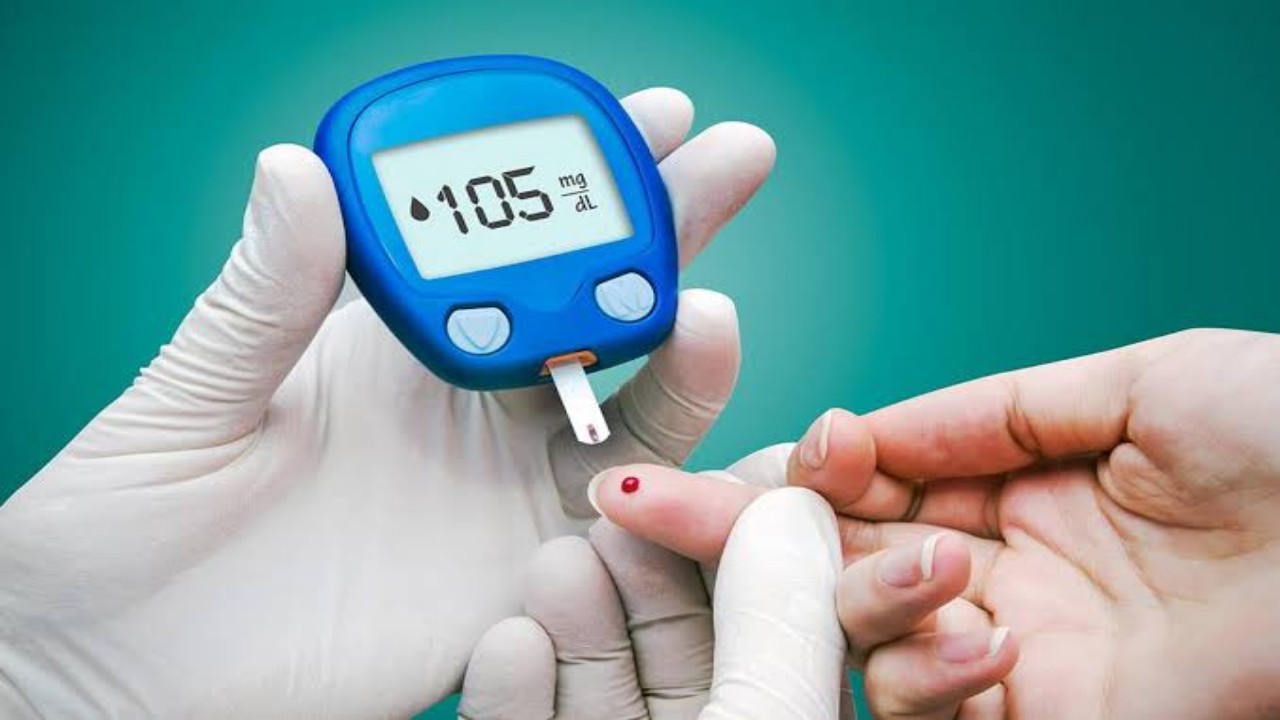 5 أمراض تنتج عن ارتفاع أو انخفاض سكر الدم