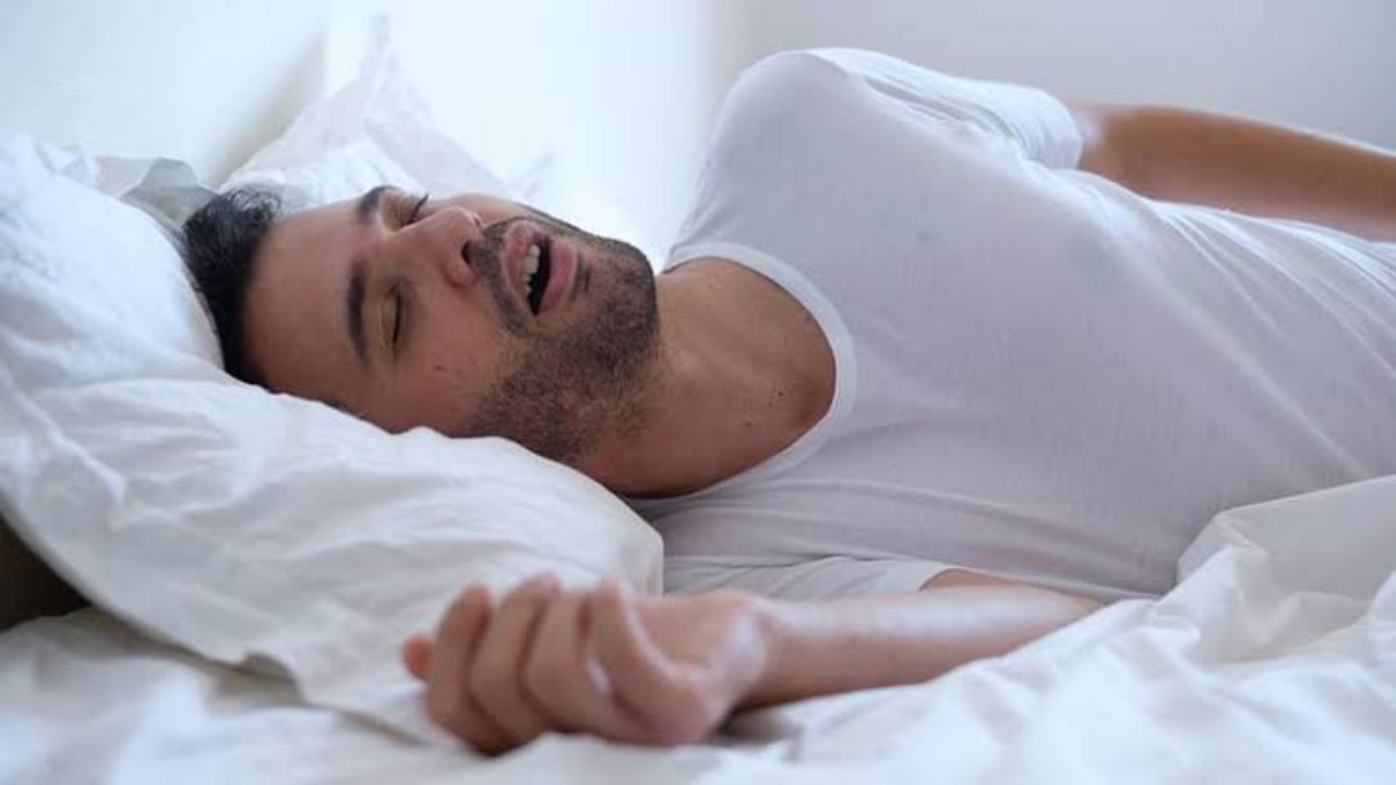 أسباب اضطراب انقطاع التنفس أثناء النوم وأعراضه