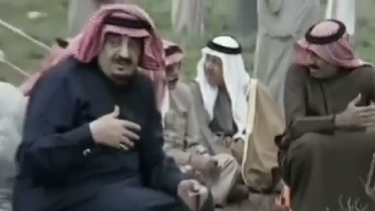فيديو نادر لخادم الحرمين يتحدث فيه عن أخيه الملك فهد