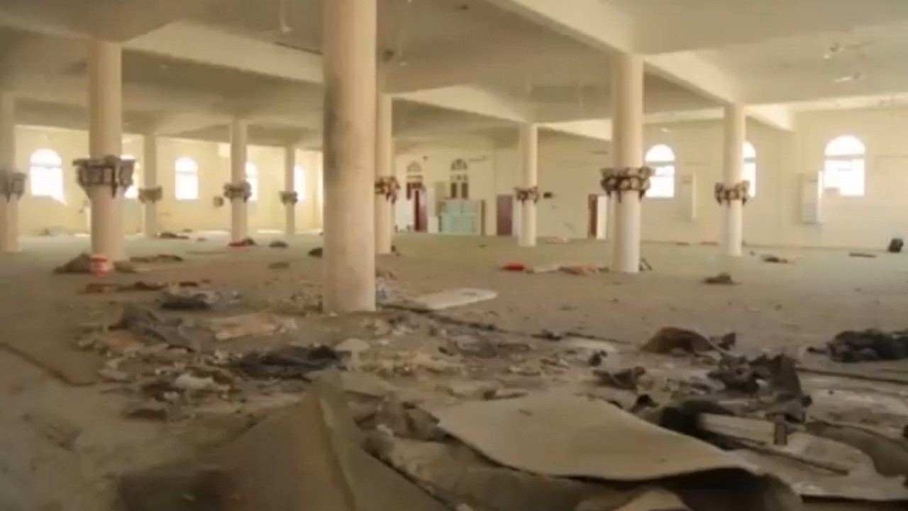 بالفيديو.. آثار الدمار الذي لحق بمسجد بعد هجوم صاروخي حوثي في مأرب