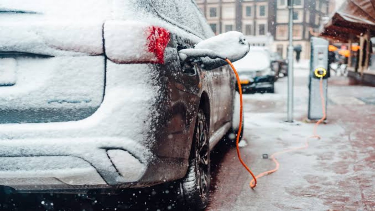 طرق حماية بطارية سيارتك من برد الشتاء