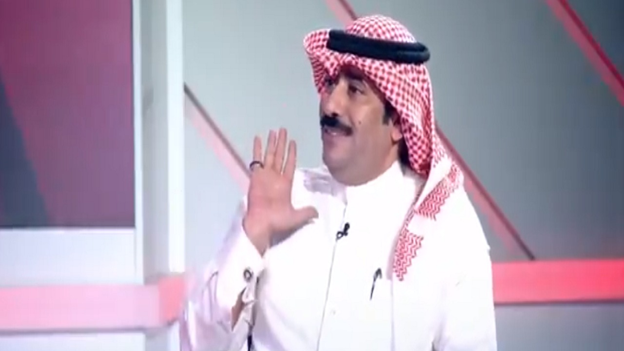 مذيع في قصيدة للمملكة: “يكفي أن آل سعود ملوكٍ غدو خدّام بيت الله”