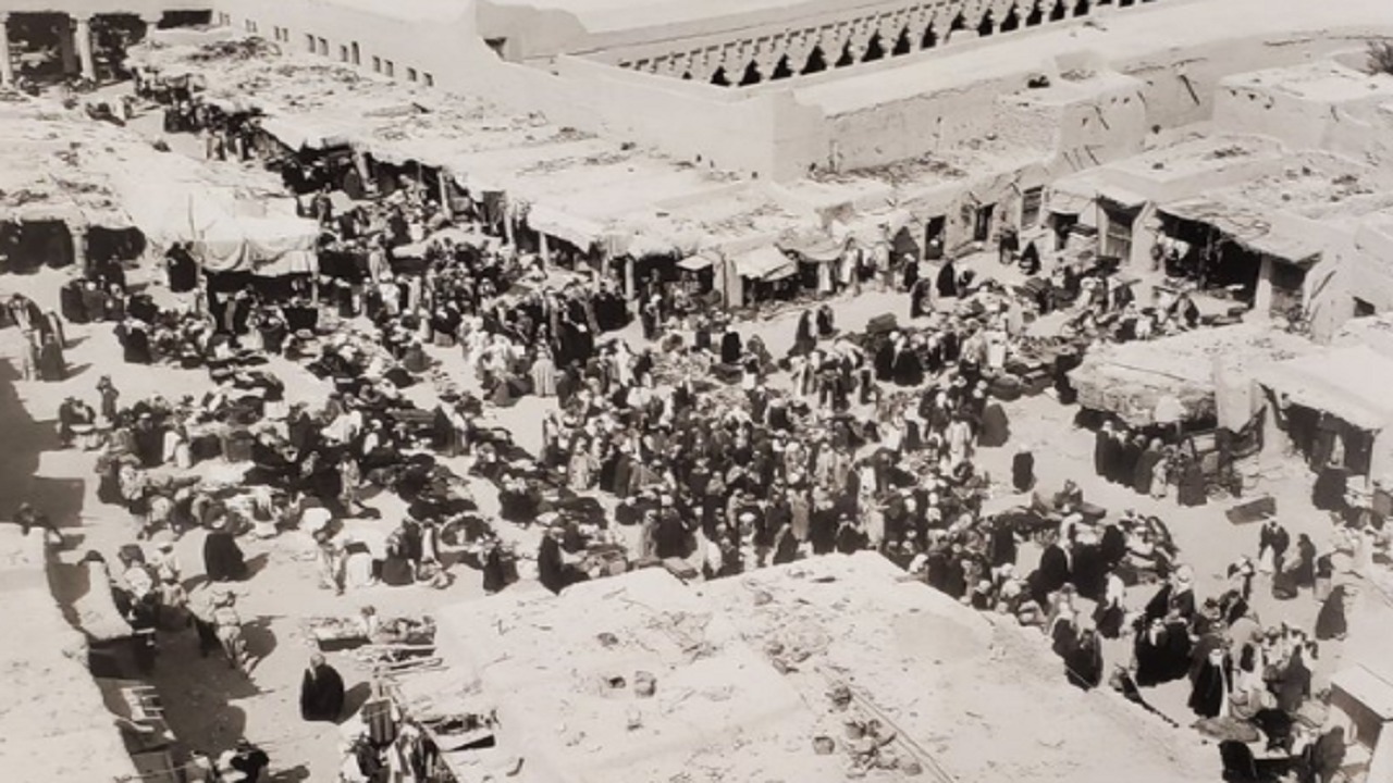 صورة نادرة لـ الجامع الكبير في الرياض عام 1369هـ