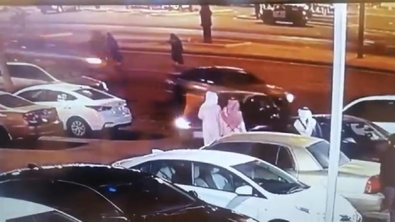 أول تعليق من “بلدية خميس مشيط” على فيديو حـادث الـدهس المروع لمجموعة فتيات