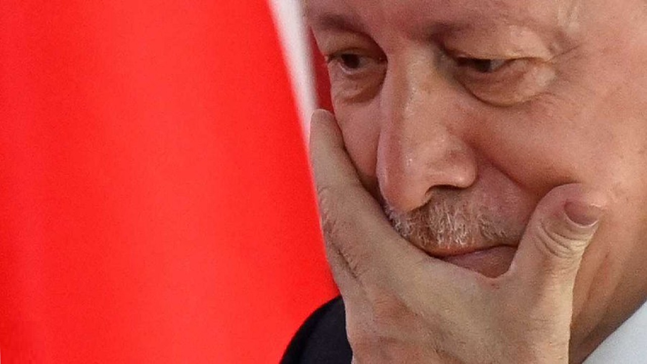إقالة وزير المالية التركي بعد الانهيار التاريخي لليرة