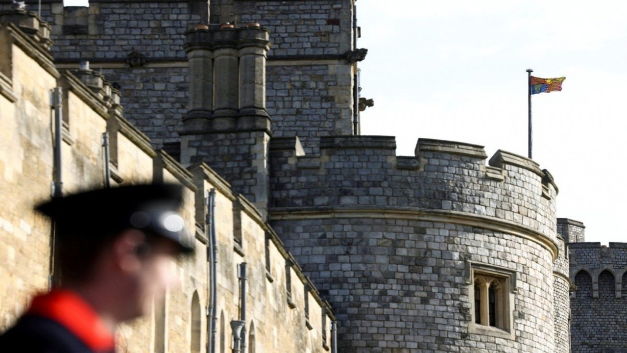القبض على مسلح تسلل إلى قصر الملكة إليزابيث