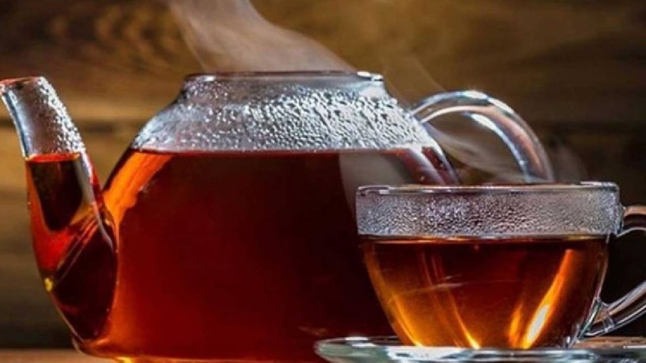 طبيب: شرب الشاي الساخن قد يؤدي للإصابة بالسرطان