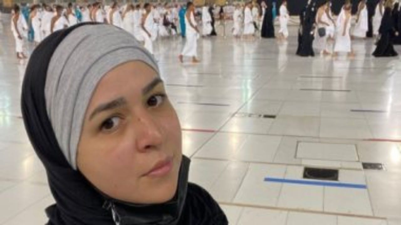 حسم الجدل حول ارتداء إيمي سمير غانم الحجاب 