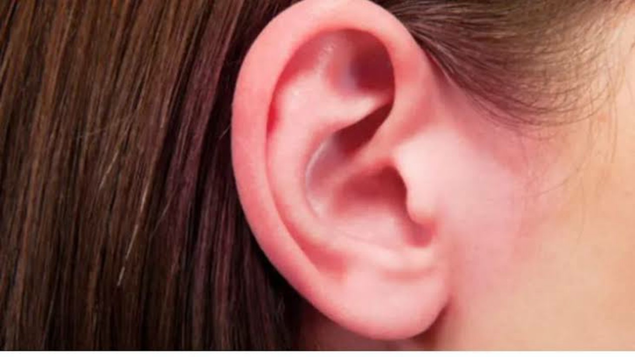 أبرز أسباب احمرار الأذن خلال فصل الشتاء