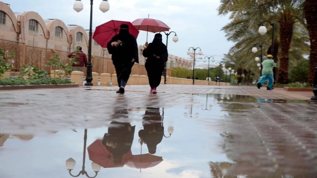 منها الرياض.. الحصيني: أمطار على عدة مناطق اليوم