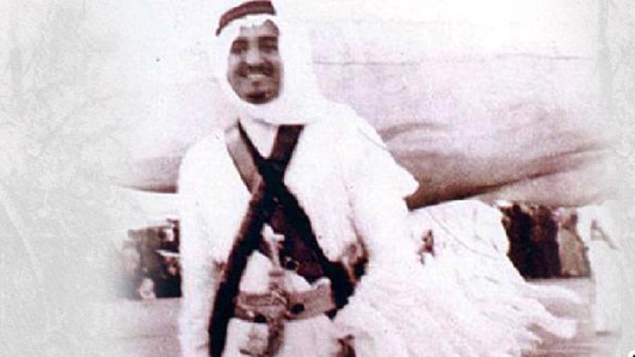 صورة قديمة للملك فهد بثوب &#8220;المرودن&#8221;