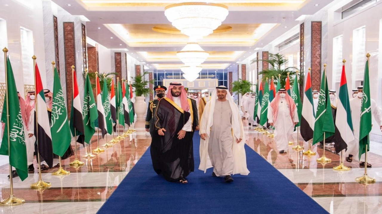 بالصور.. ولي العهد يصل إلى العاصمة الإماراتية أبو ظبي في زيارة رسمية