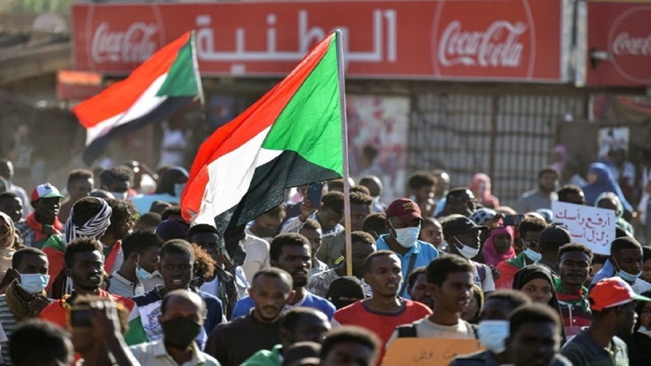 قنابل ورصاص لتفريق سودانيين حاولوا الوصول للقصر الرئاسي
