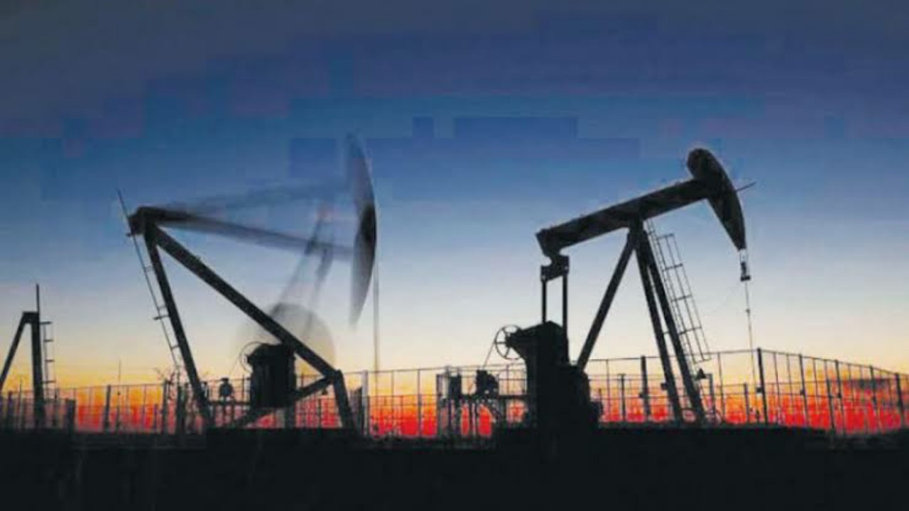هبوط أسعار النفط بعد ارتفاعها ثلاثة أيام