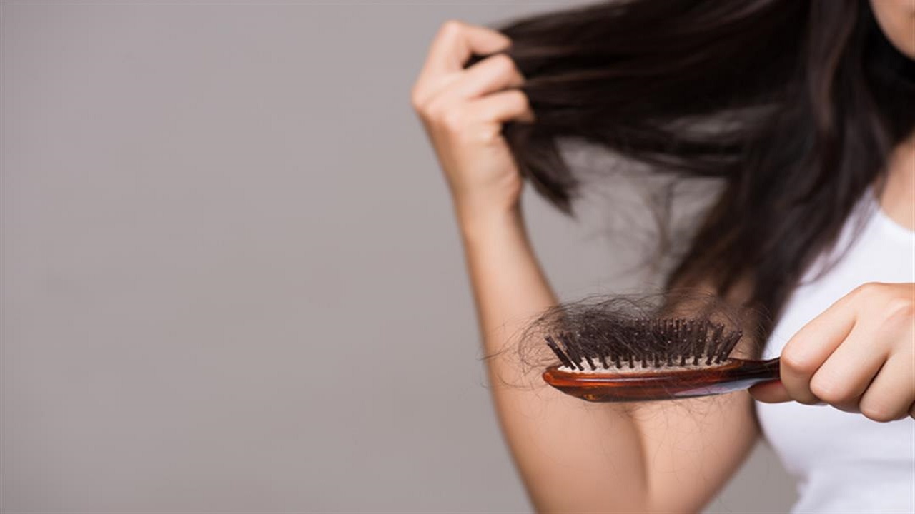“الكافيين” الحل المثالي لمشكلة تساقط الشعر