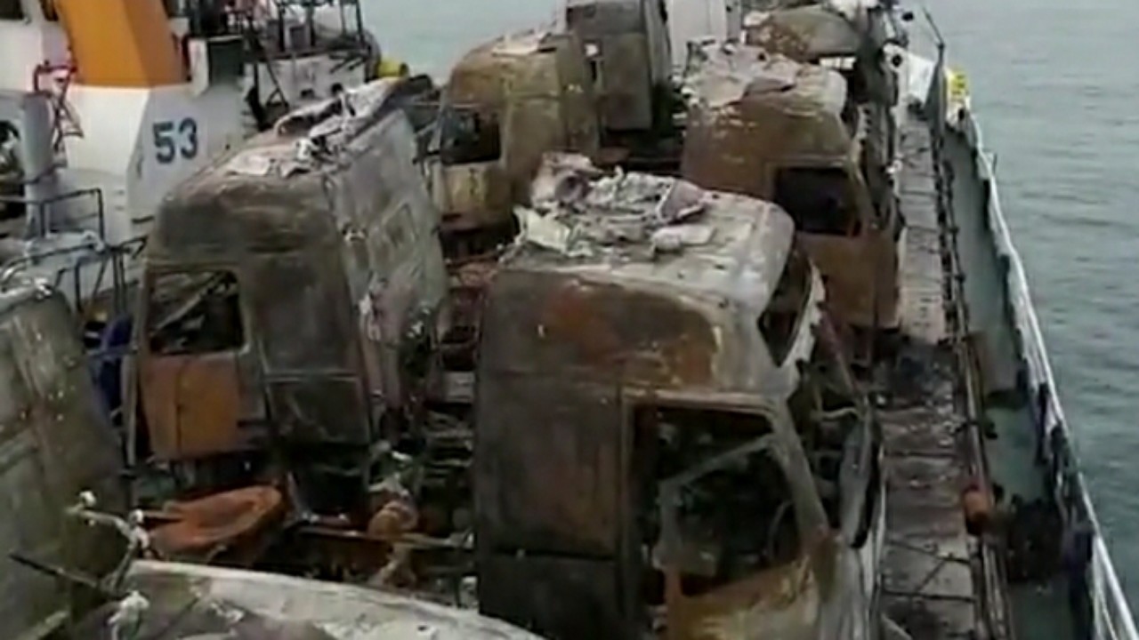 بالفيديو.. احتراق سفينة شحن إيرانية بمحافظة بوشهر ‏