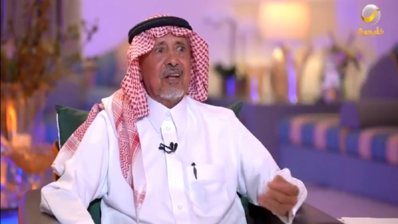 الشاعر فيصل المفقاعي يروي قصته مع الأمير بندر بن سلطان  أيام المدرسة والعمل (فيديو)