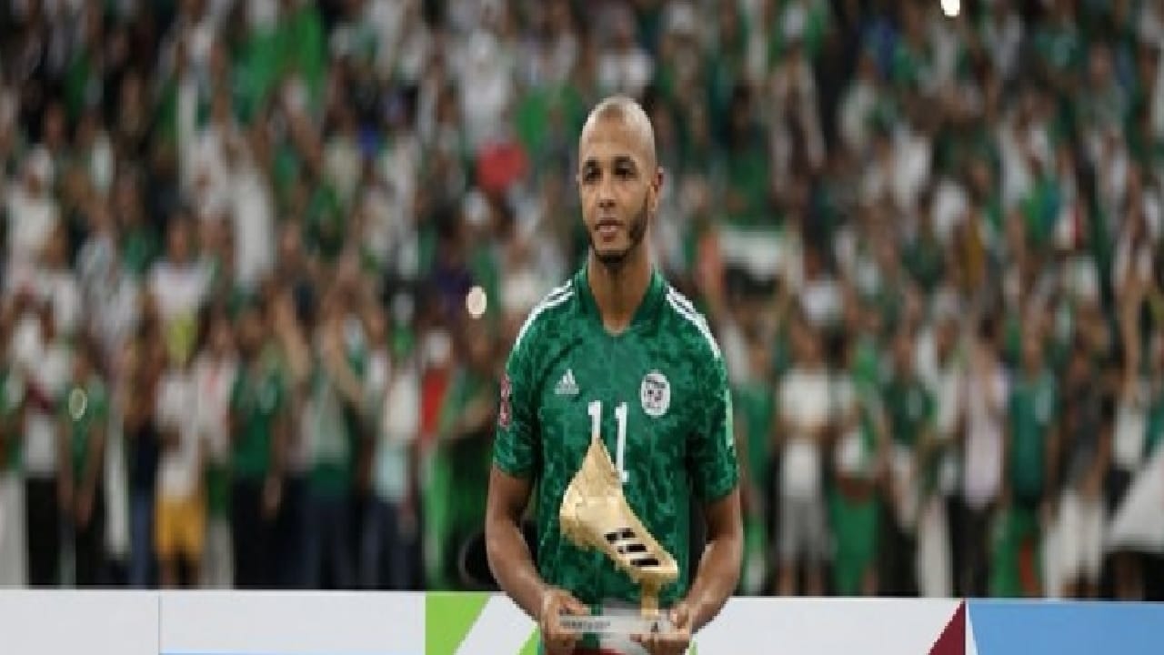 ياسين براهيمي يحصل على الكرة الذهبية لأفضل لاعب في كأس العرب ٢٠٢١