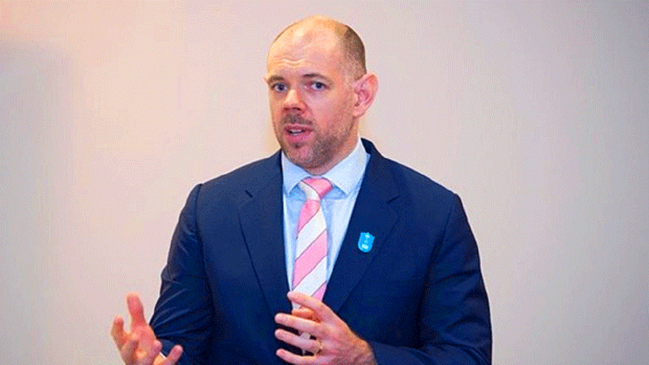 السفير البريطاني في اليمن: هجمات الحوثي تعرقل فرص الحوار