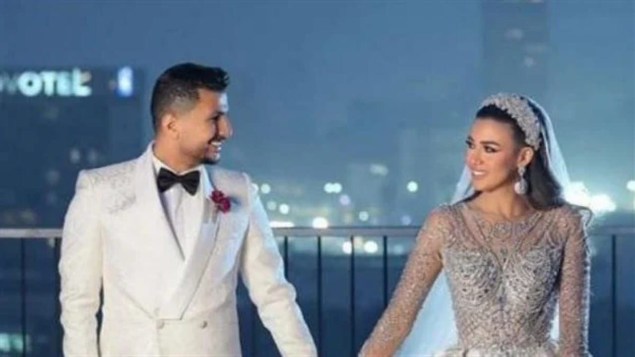 فرح شعبان لمنتقدي فستان زفافها:”بنحبكم أوي”