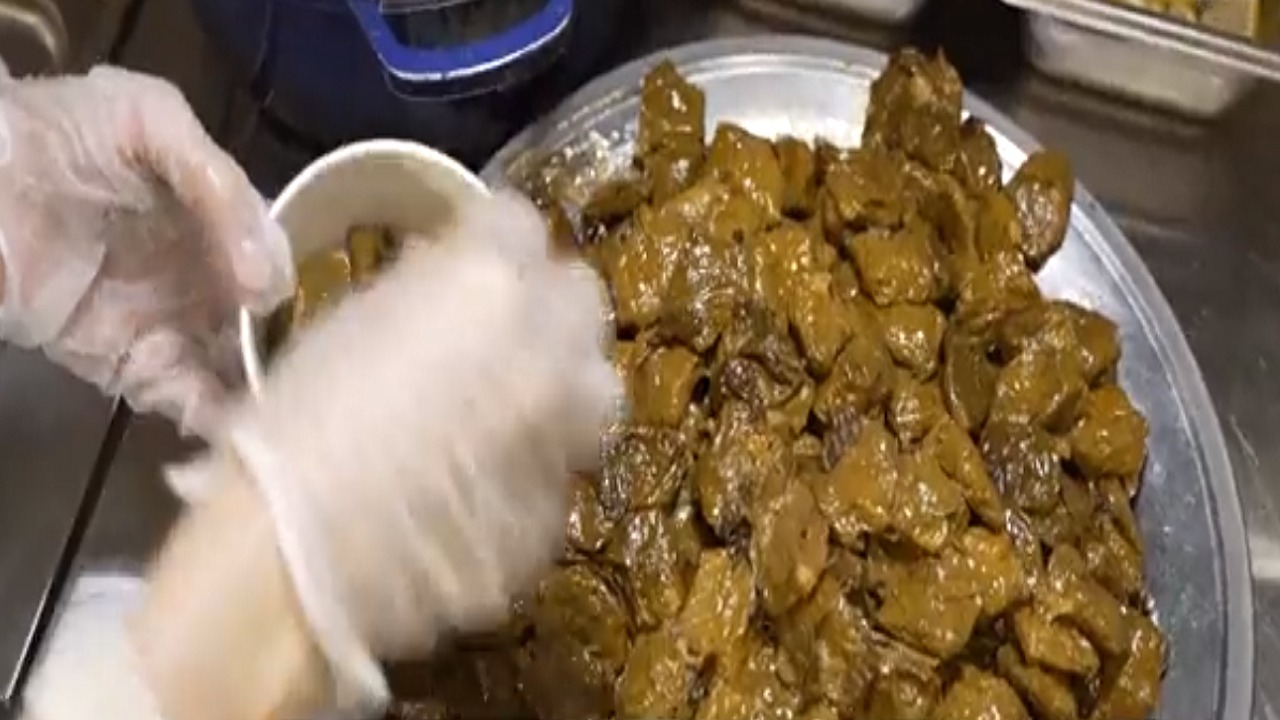 شاهد..مواطنة تؤسس مطعم شعبي نسائي في حائل