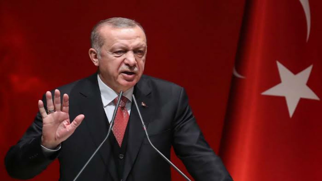 “أردوغان” يدعو الأتراك لإدخار مدخراتهم بالليرة التركية