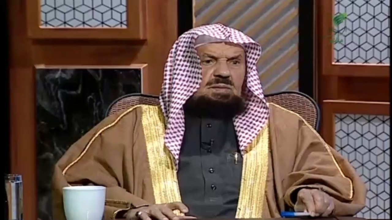 بالفيديو.. “المنيع” يوضح حكم العمرة بدون محرم للزوجة