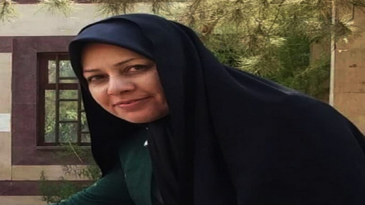 قوات إيرانية تعتقل ابنة شقيقة خامنئي
