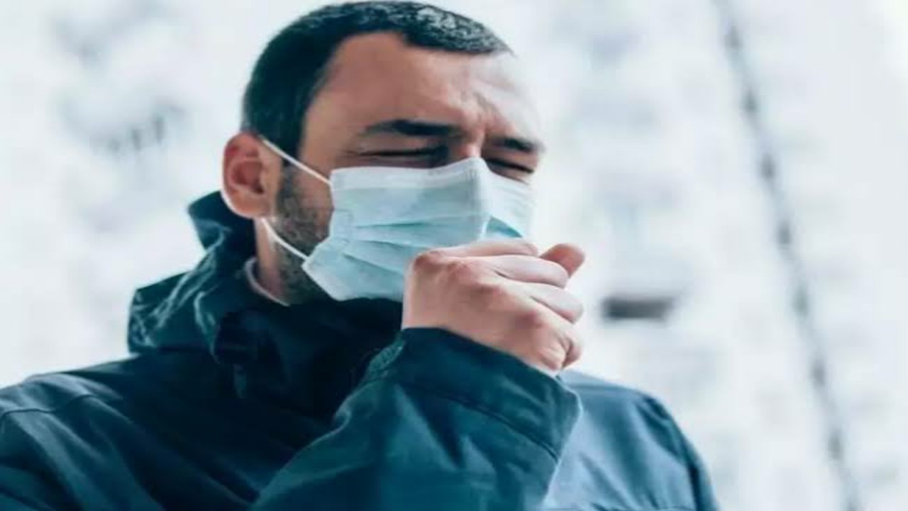 طبيب يحذر من متلازمة كورونا طويلة الأمد