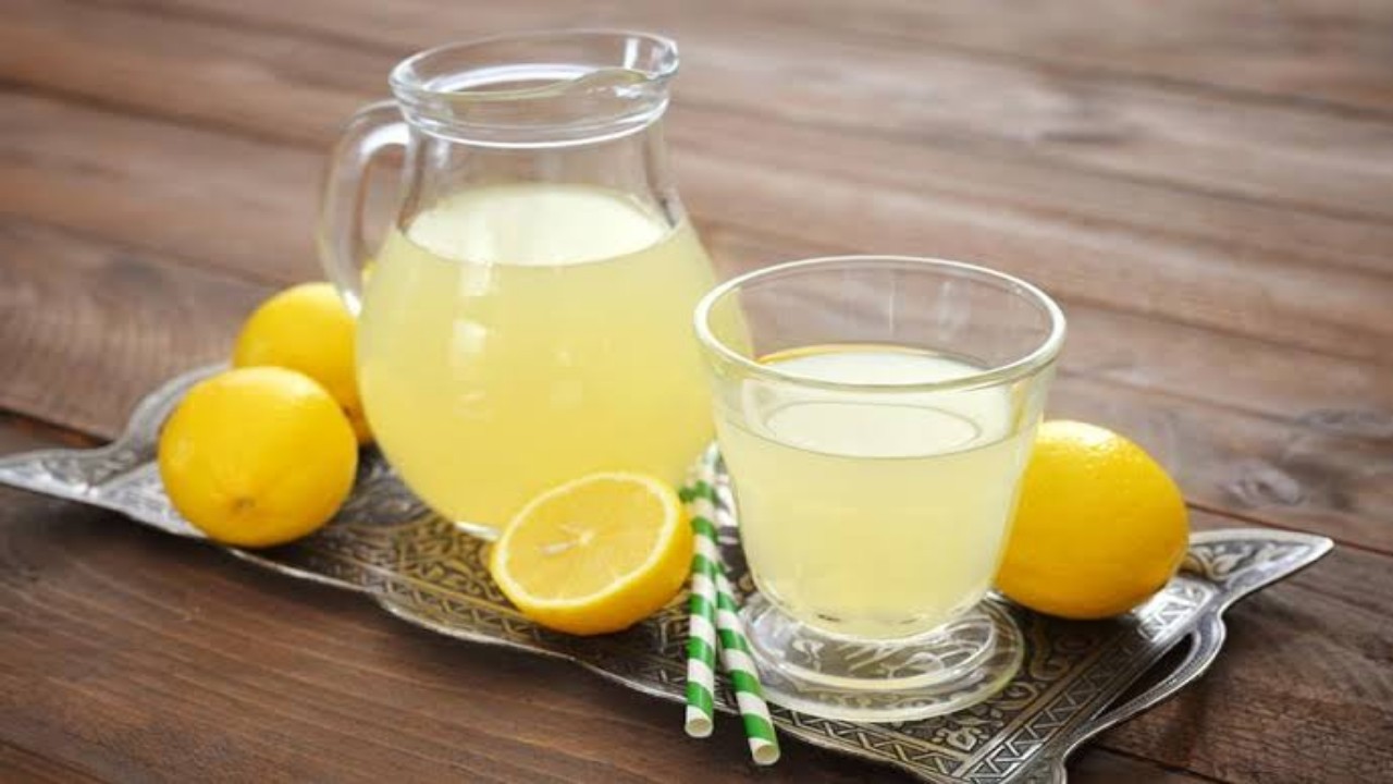 مخاطر صحية تنتج عن عصير الليمون