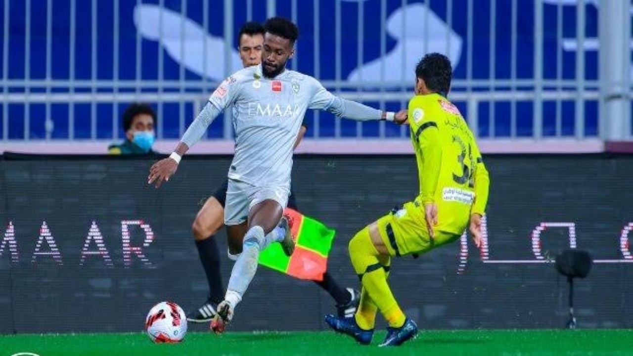 إصابة حكام مباراة الهلال والتعاون بفيروس كورونا