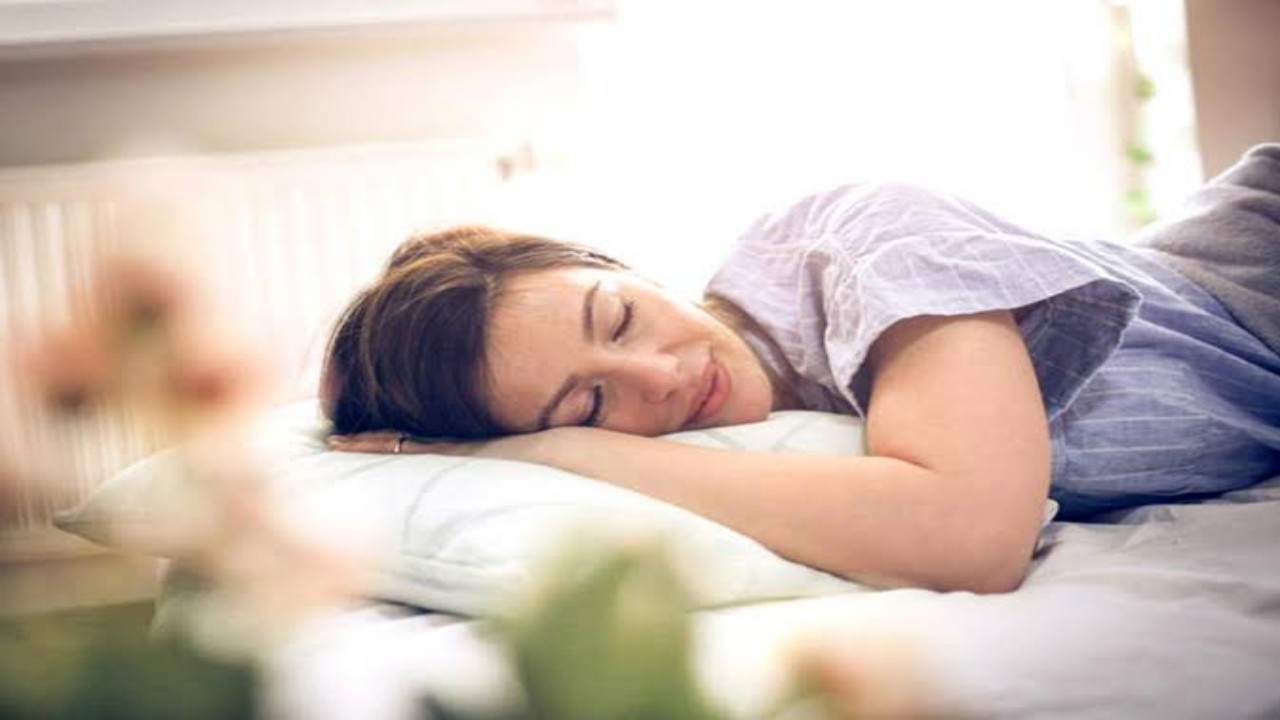 طريقة ‏تساعد على النوم خلال دقيقتين فقط