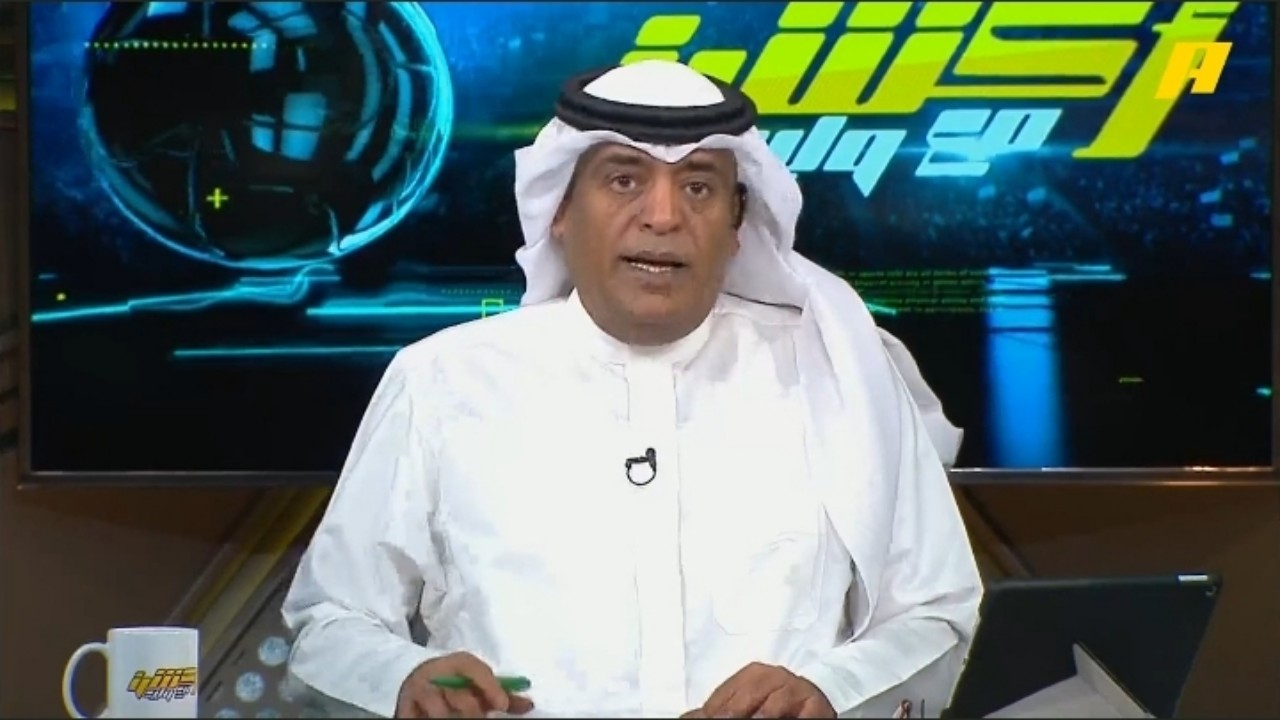 بالفيديو.. مشجع أهلاوي يهاجم وليد الفراج: أنت كذاب