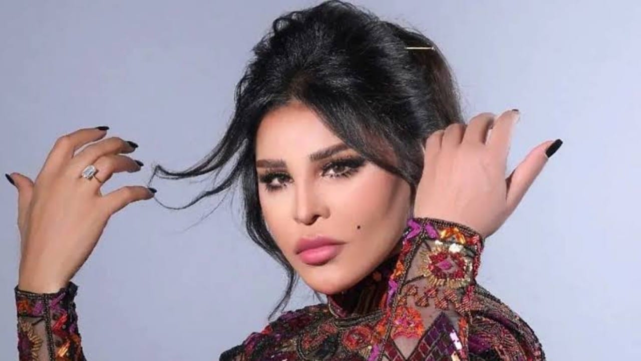 شاهد.. إطلالة جذابة للفنانة أحلام تخطف الأنظار 