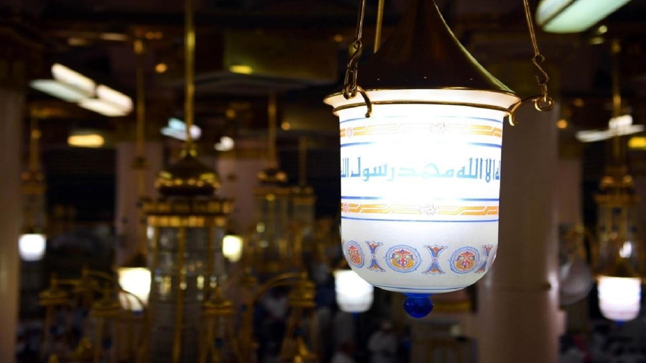 قصة إضاءة المسجد الحرام: &#8220;بدأت بالمصابيح&#8221;