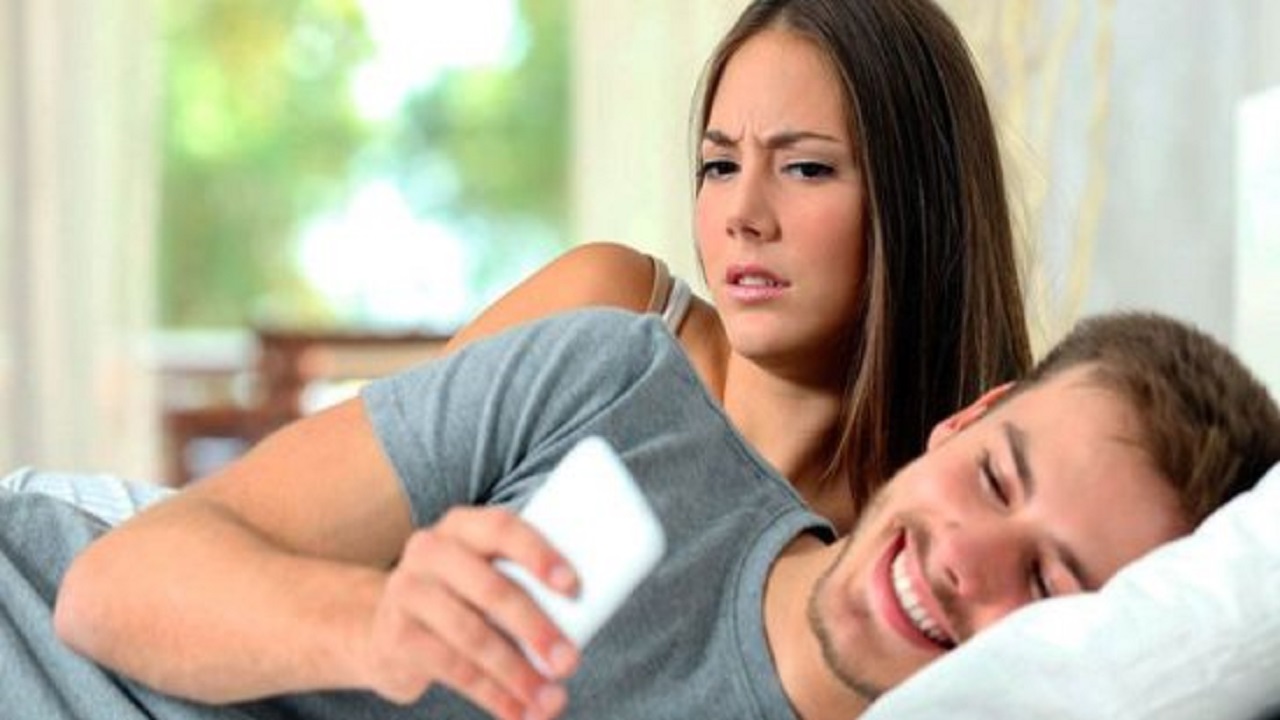 طريقة مبتكرة لانتقام زوجة من زوجها بعد اكتشاف خيانته لها