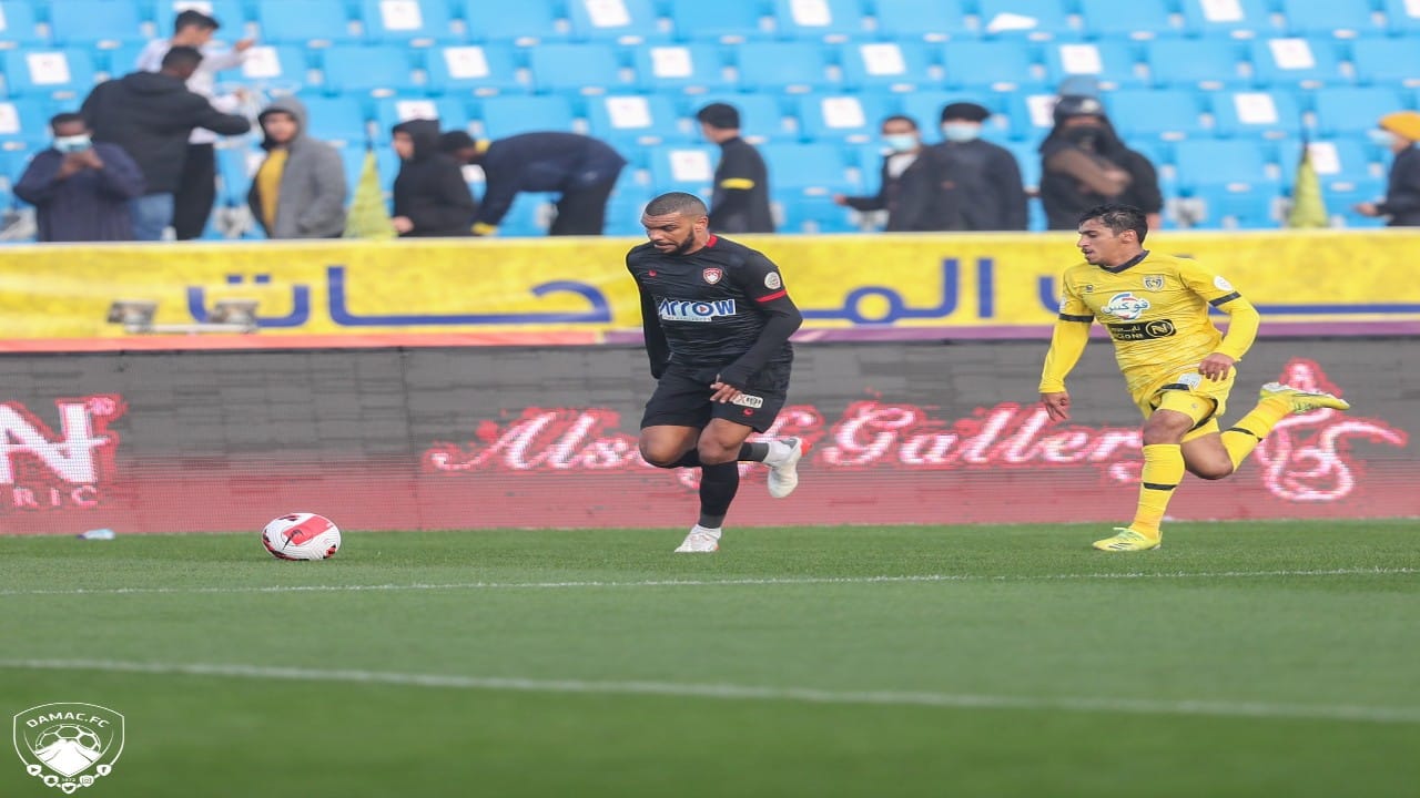 التعاون يتخطى ضمك بثلاثية “صور”