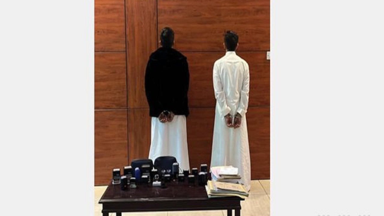 ضبط شخصين لتزويرهما وصفات طبية لصرف الأدوية المحظورة بالرياض