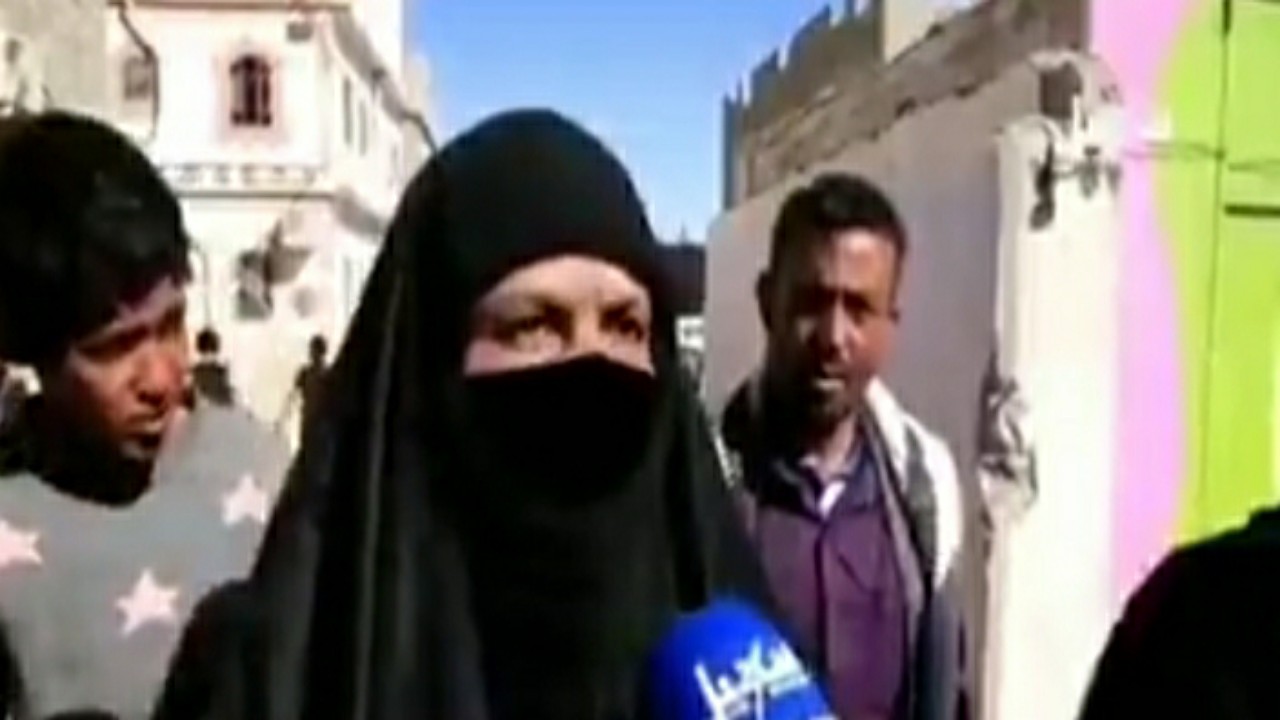 أم يمنية تهاجم الحوثيين: قاتلوا على الجبهات بدلاً من استهداف المدنيين