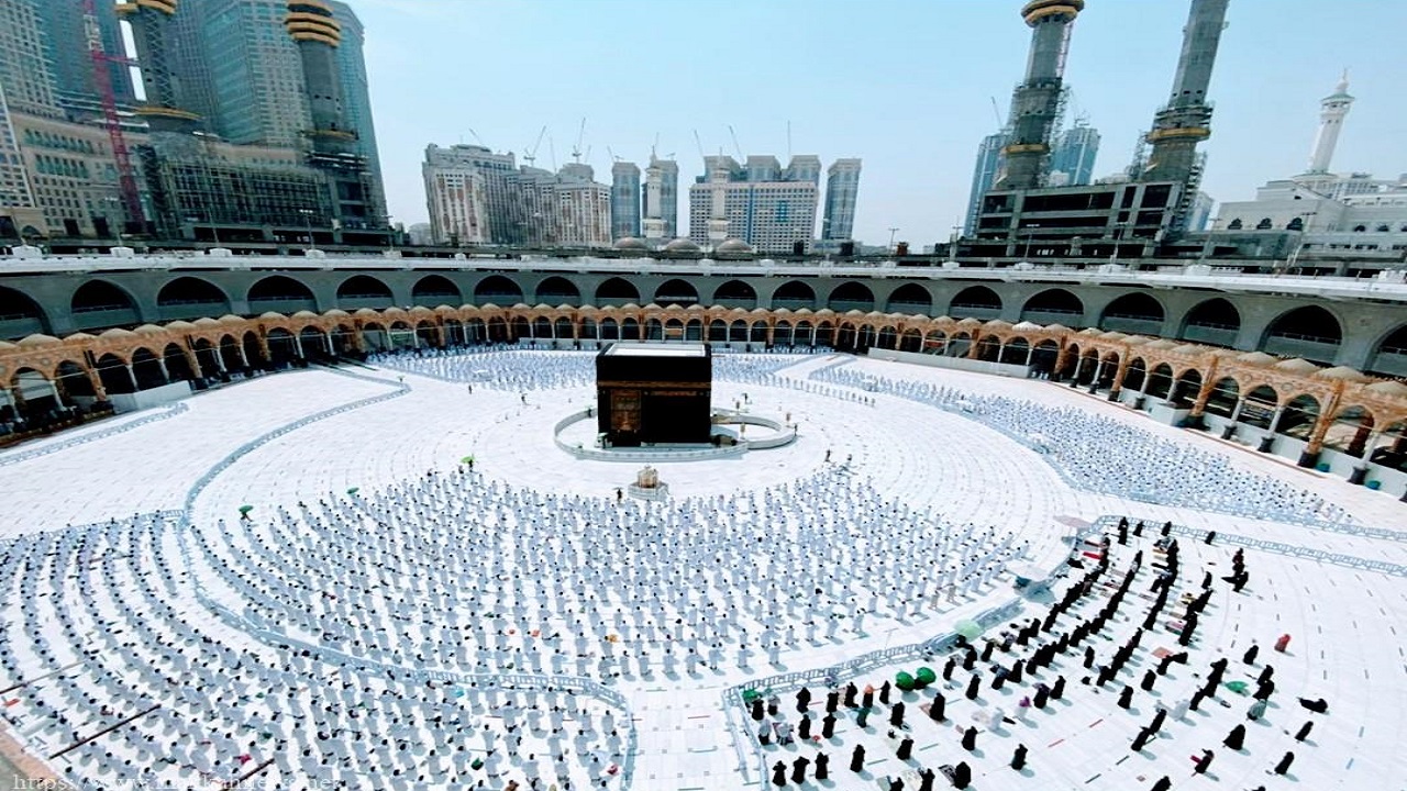 رئاسة شؤون الحرمين تخصص 34 مساراً للمعتمرين في صحن المطاف