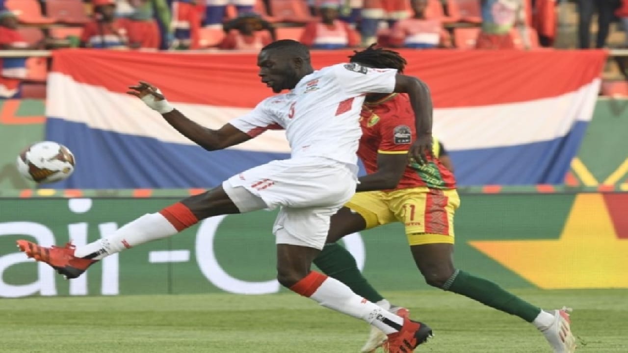 جامبيا تفوز على غينيا وتتأهل لربع نهائي الكان